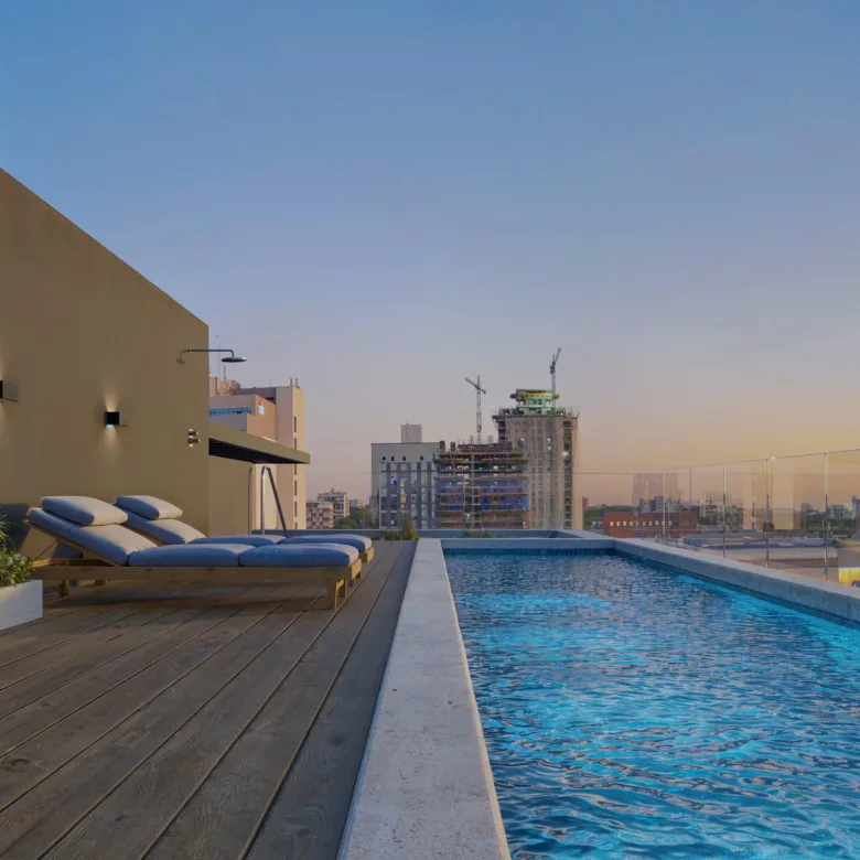 Piscine de la résidence Venire Villa Morra, à Asunción, Paraguay.
