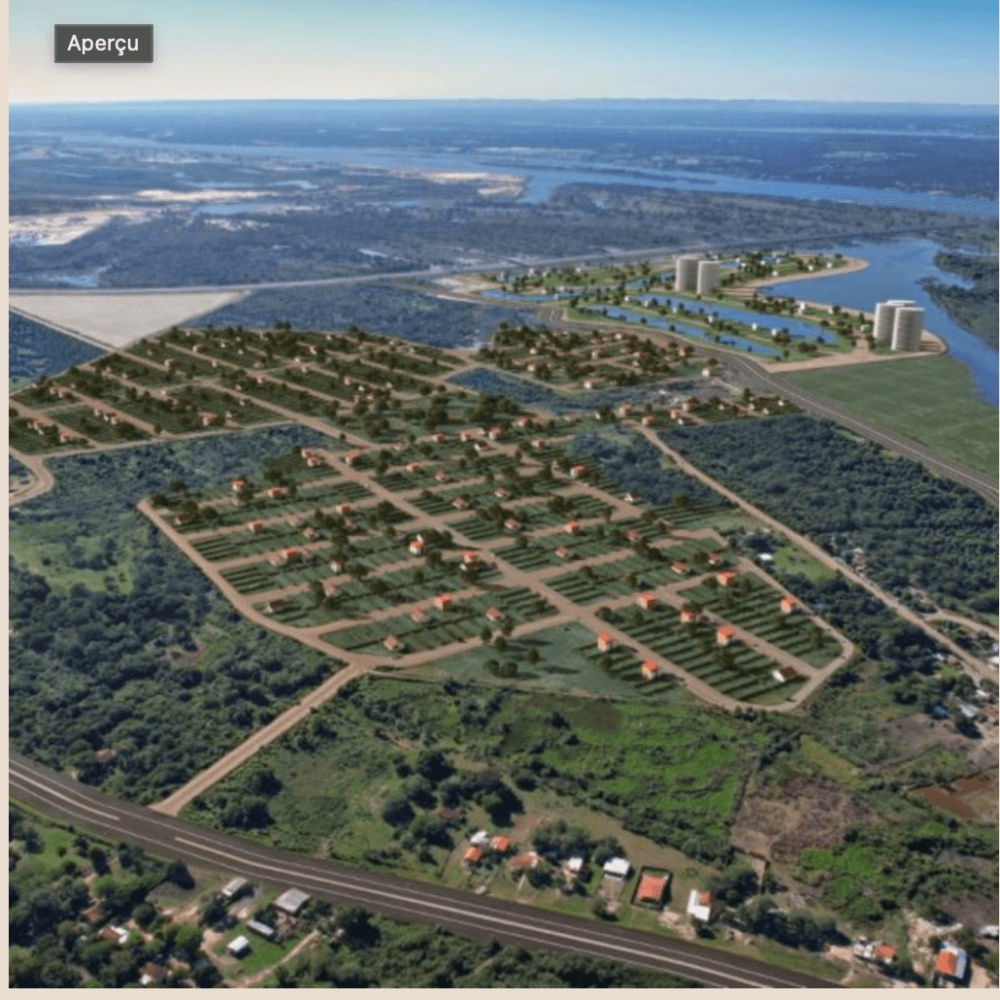 Vue aérienne de Nueva Asunción au Paraguay avec des terrains, des zones résidentielles et le fleuve